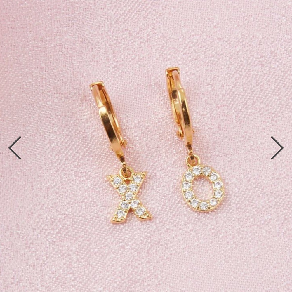 Fraiser Sterling ‘XO Huggies’